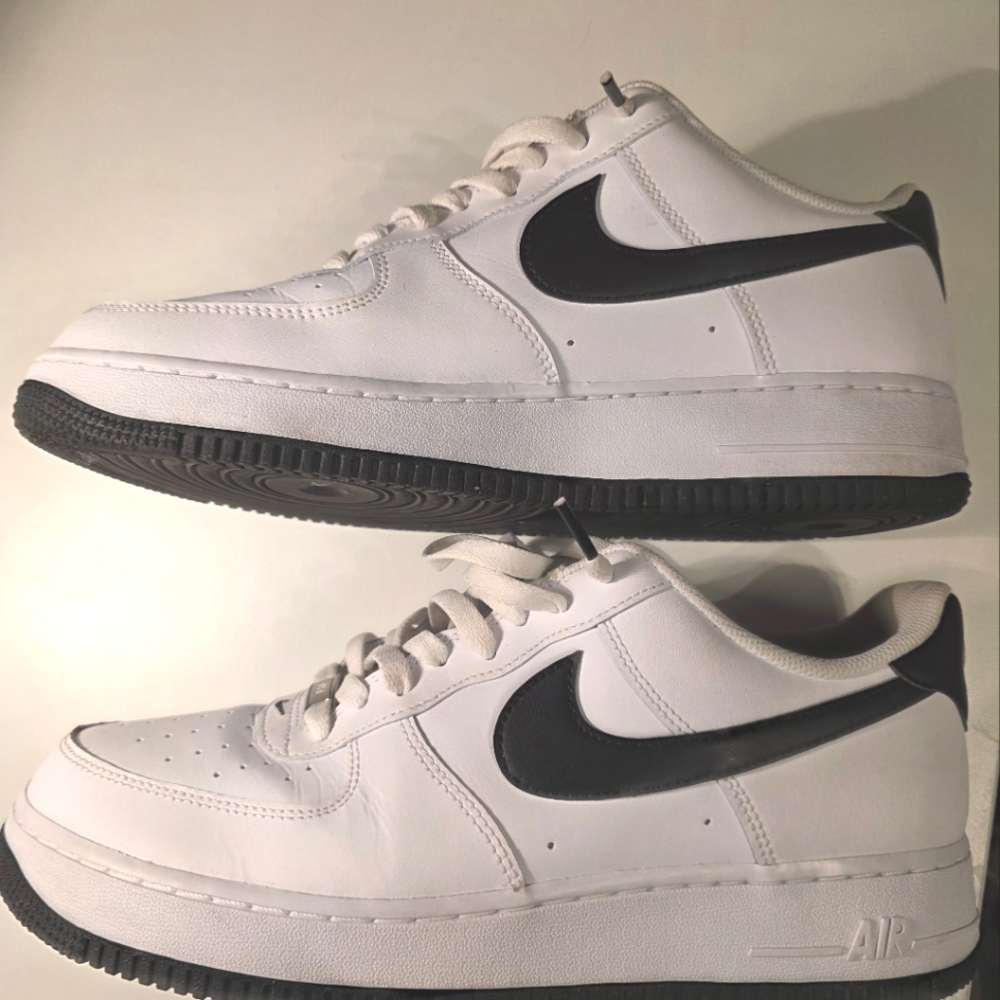 NIKE Air Force 1  Mens Size 11
